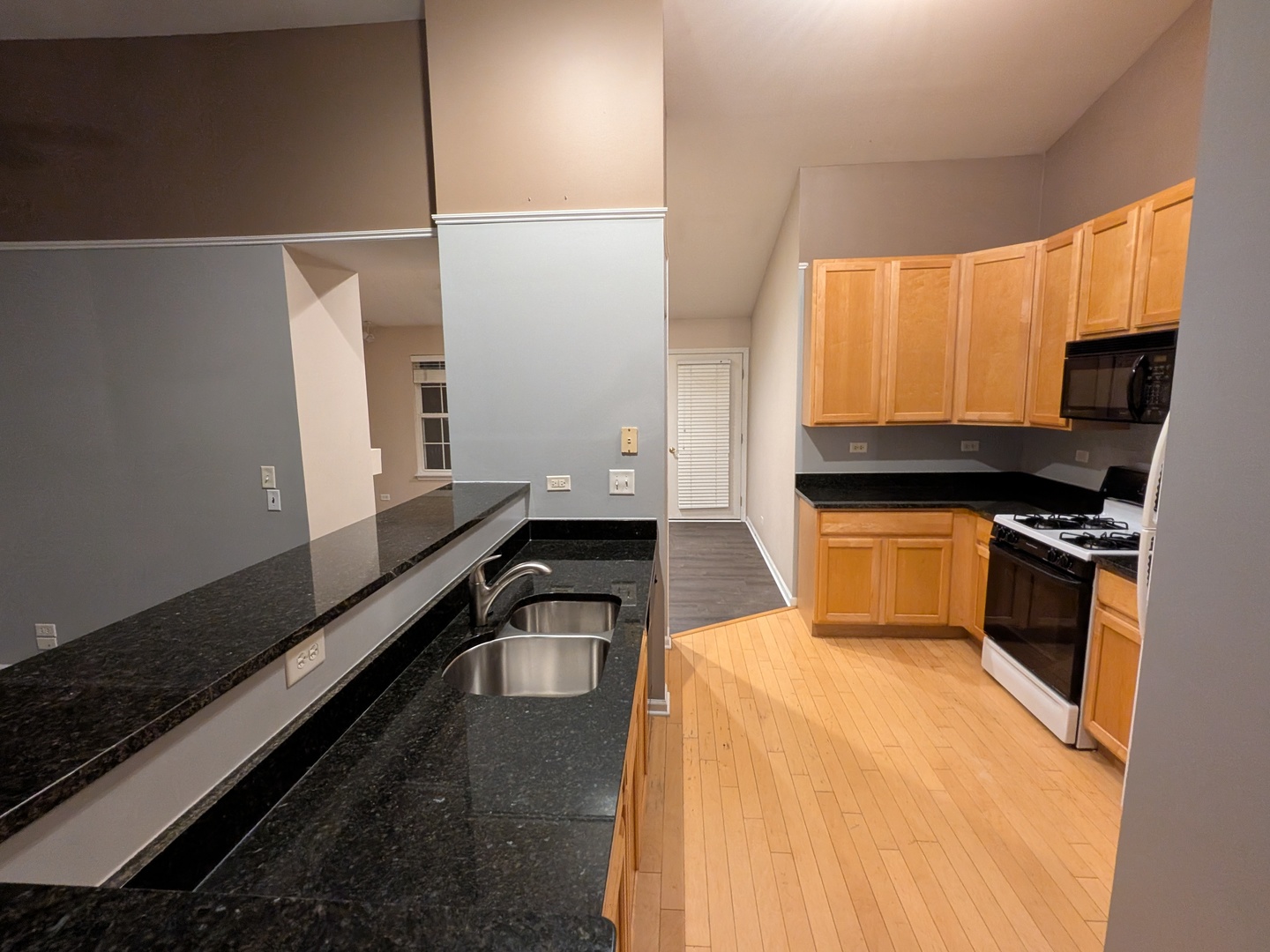 2365 Overlook Court, Naperville, IL 60563