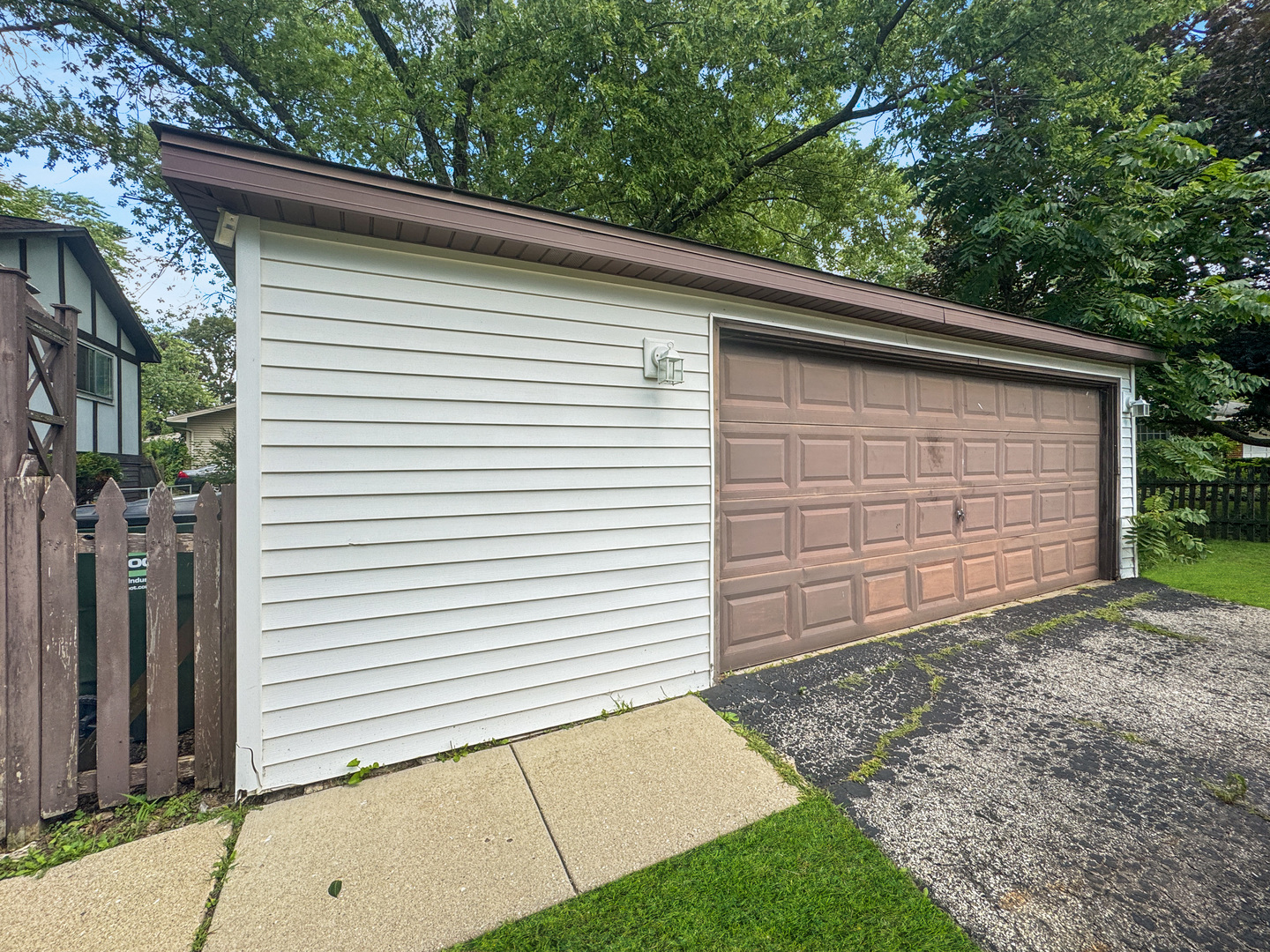 59 Chestnut Circle, Lindenhurst, IL 60046