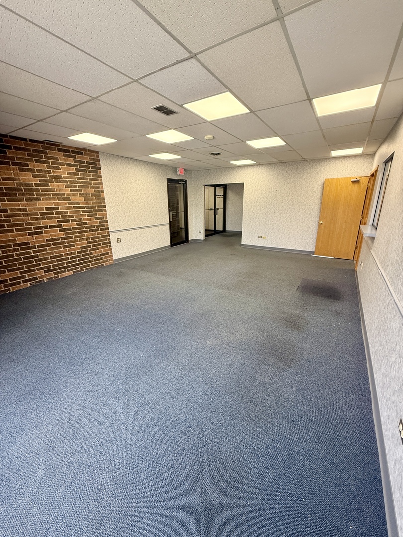 7800 W College Drive, Palos Heights, IL 60463