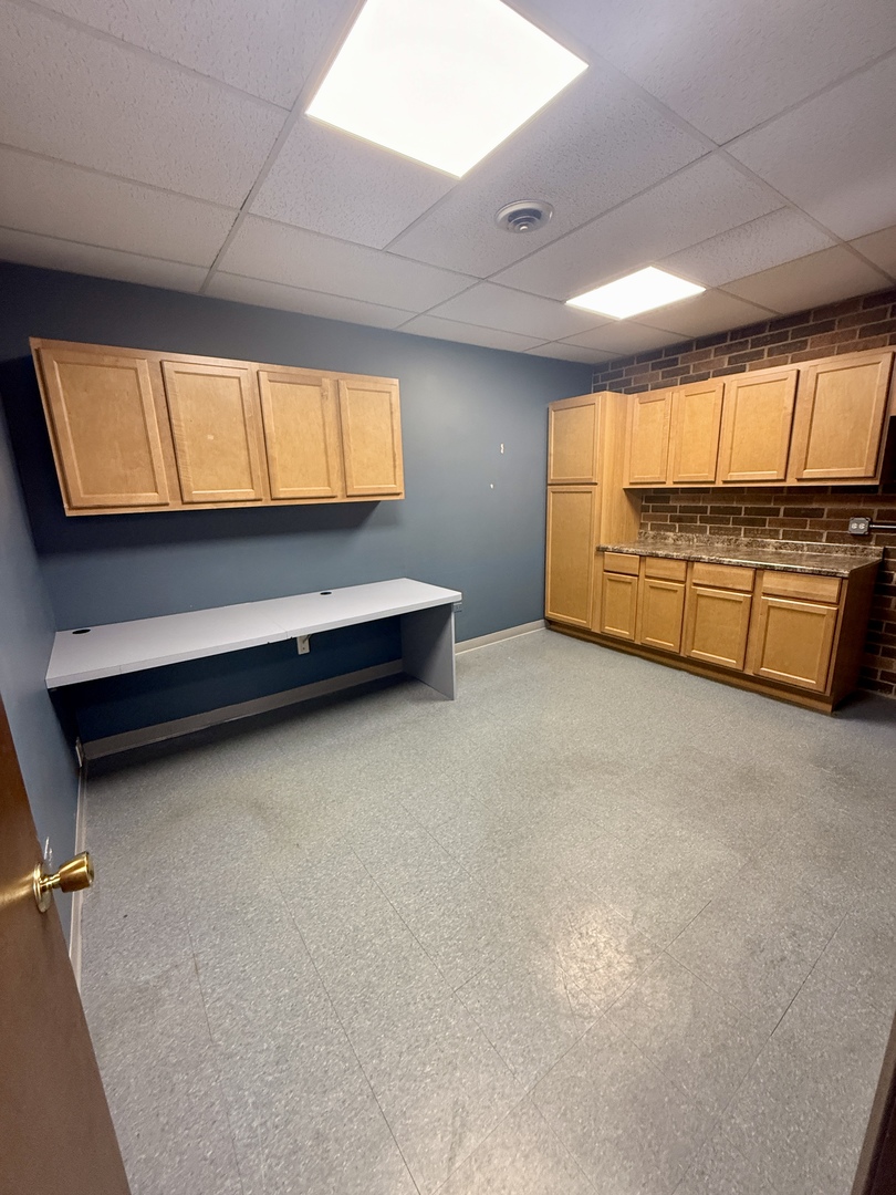 7800 W College Drive, Palos Heights, IL 60463