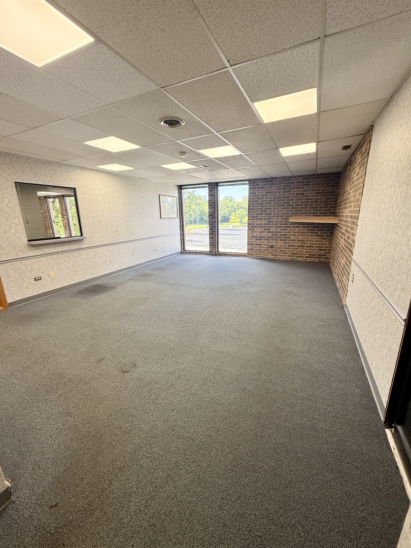 7800 W College Drive, Palos Heights, IL 60463