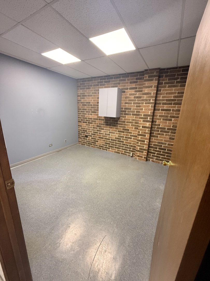 7800 W College Drive, Palos Heights, IL 60463