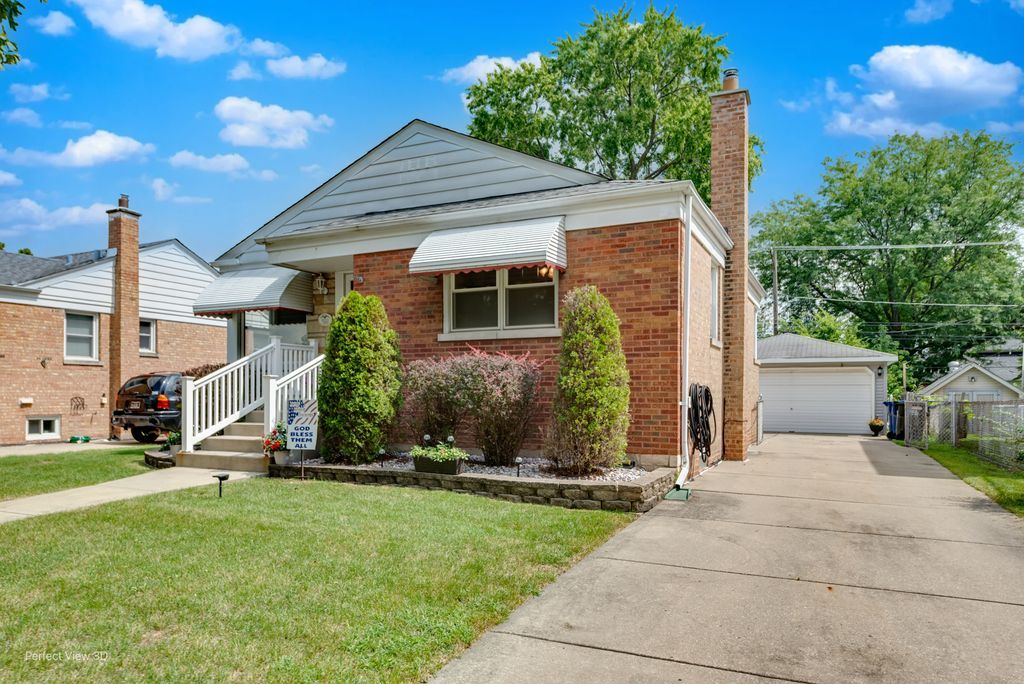 9221 S Avers Avenue, Evergreen Park, IL 60805