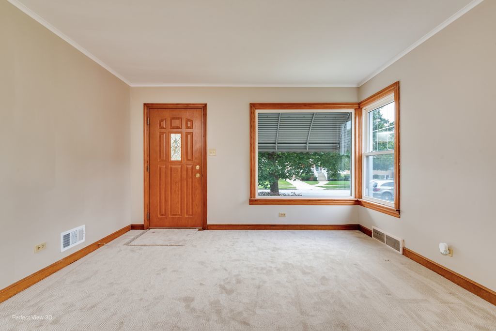 9221 S Avers Avenue, Evergreen Park, IL 60805