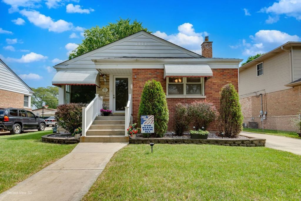 9221 S Avers Avenue, Evergreen Park, IL 60805