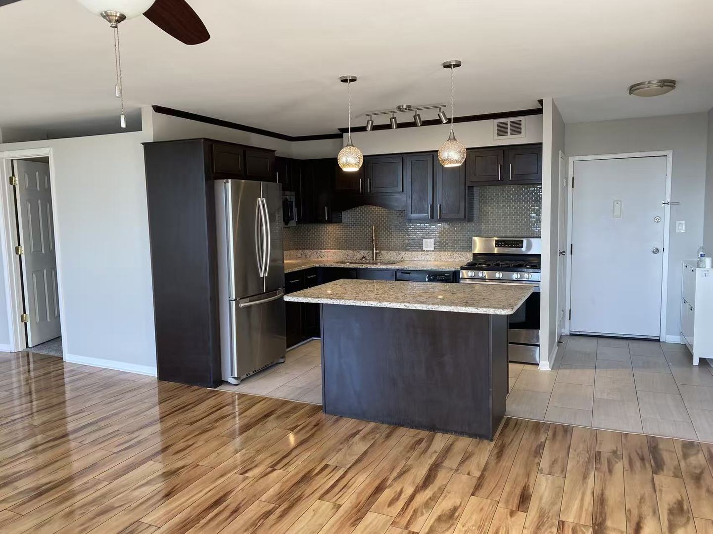 20 N Tower Road #9D, Oak Brook, IL 60523