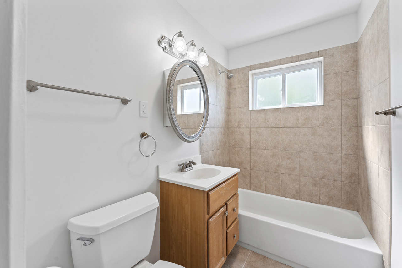 702 N Pine Street, Mount Prospect, IL 60056