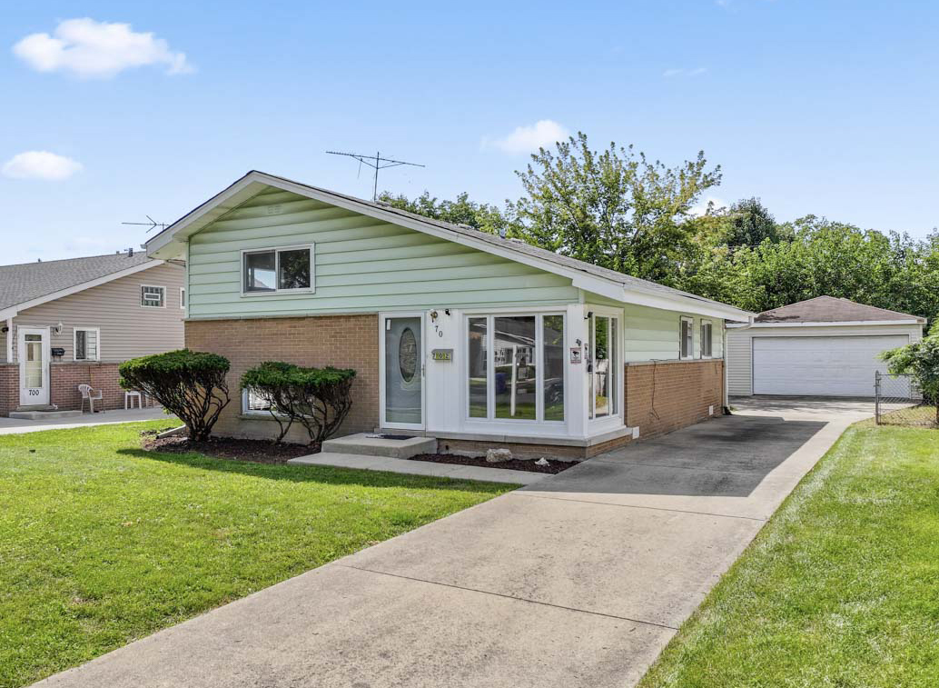 702 N Pine Street, Mount Prospect, IL 60056