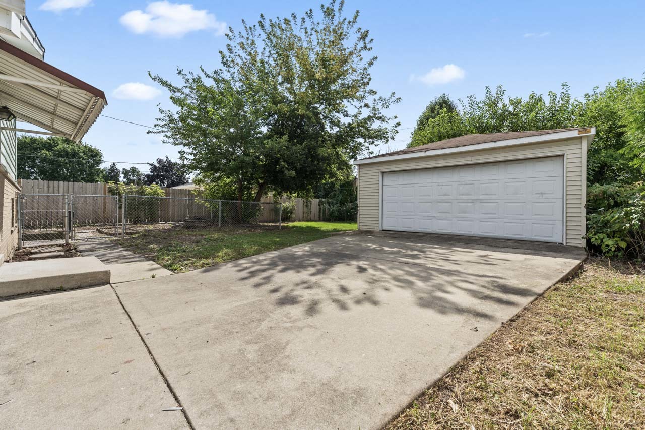 702 N Pine Street, Mount Prospect, IL 60056