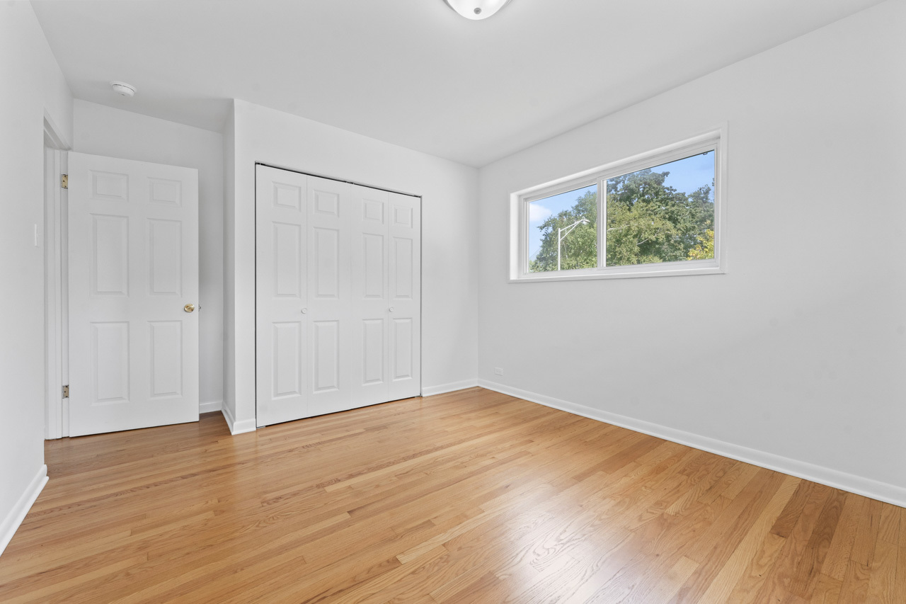 702 N Pine Street, Mount Prospect, IL 60056