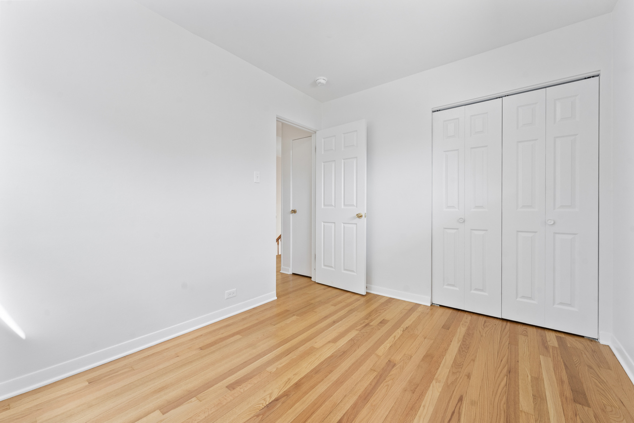 702 N Pine Street, Mount Prospect, IL 60056