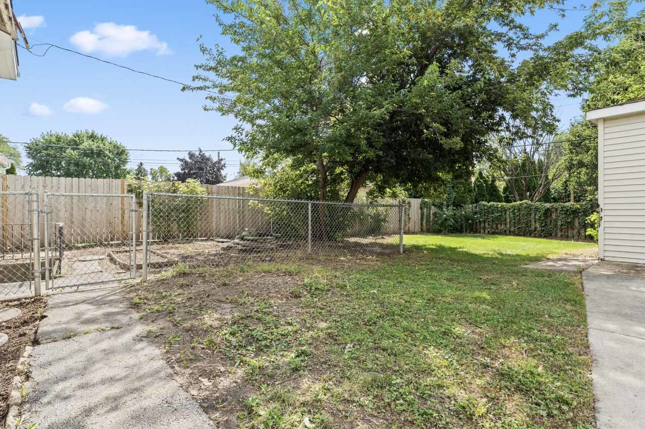 702 N Pine Street, Mount Prospect, IL 60056