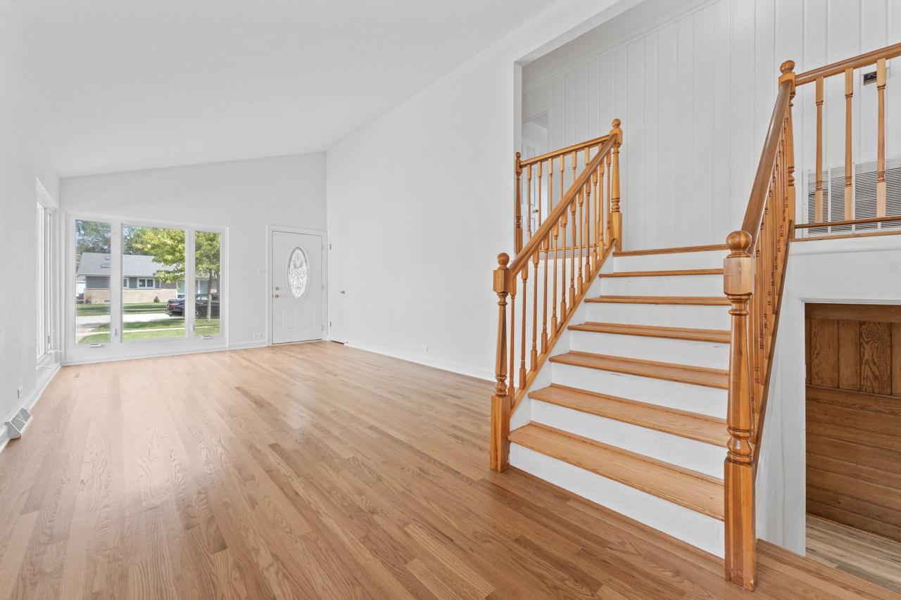 702 N Pine Street, Mount Prospect, IL 60056
