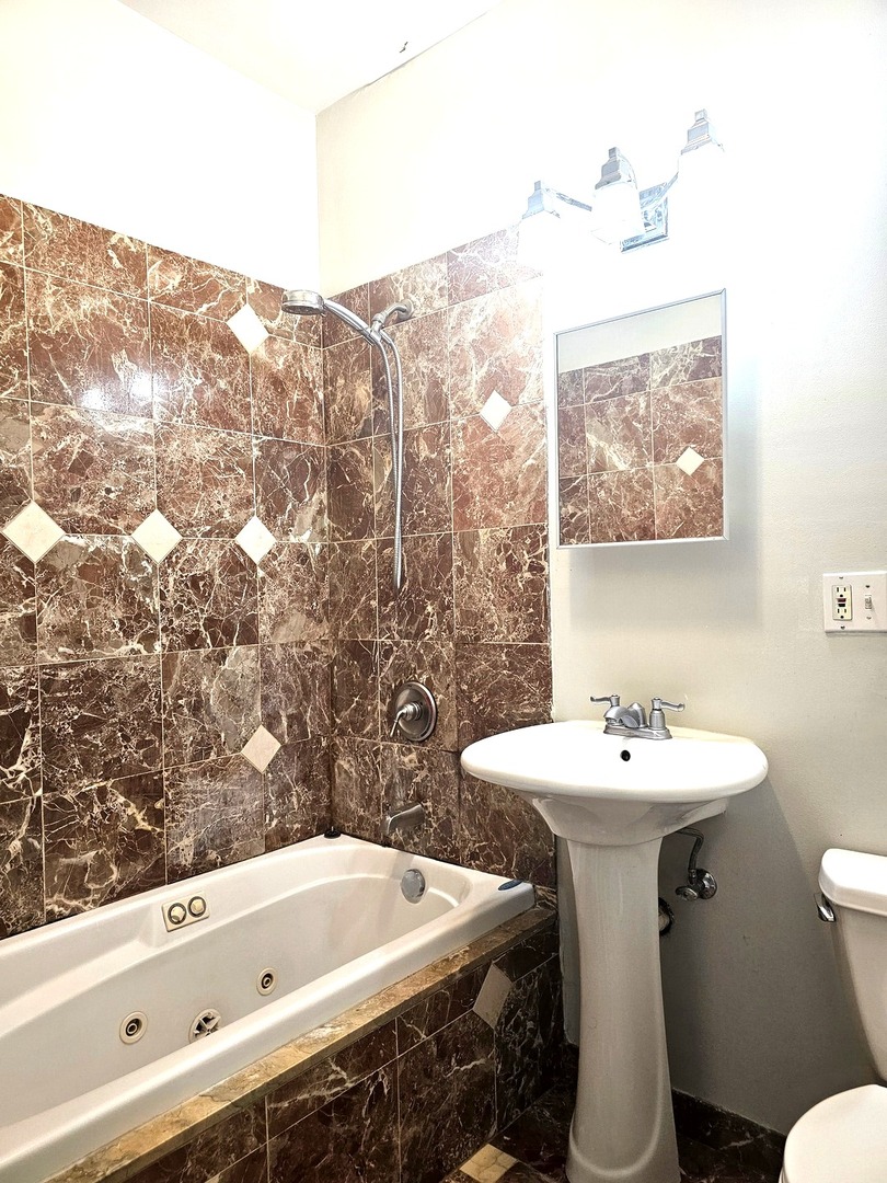 1520 E Marquette Road #2B, Chicago, IL 60637