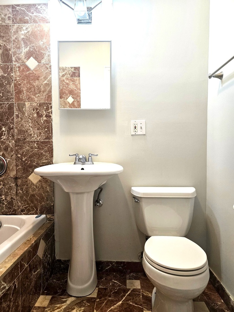 1520 E Marquette Road #2B, Chicago, IL 60637