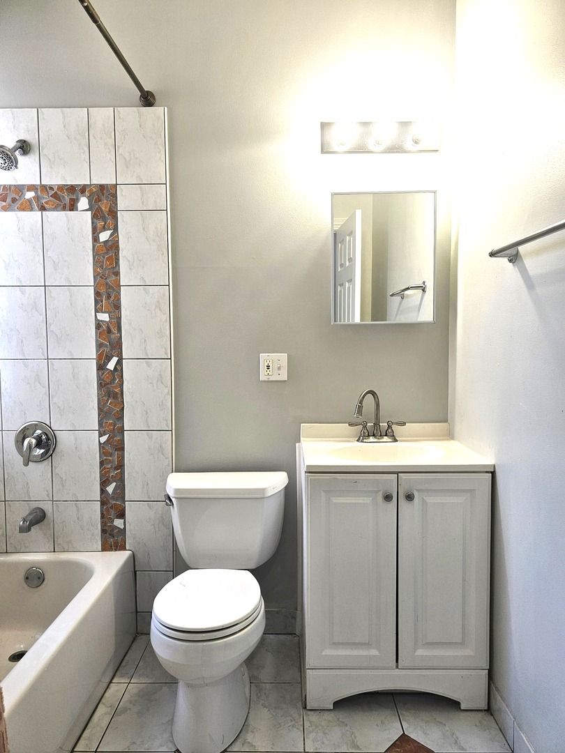 1520 E Marquette Road #2B, Chicago, IL 60637