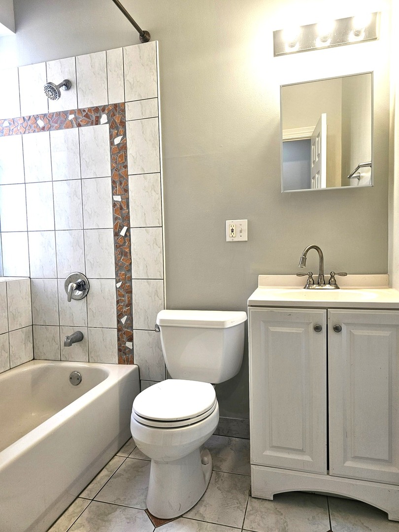 1520 E Marquette Road #2B, Chicago, IL 60637