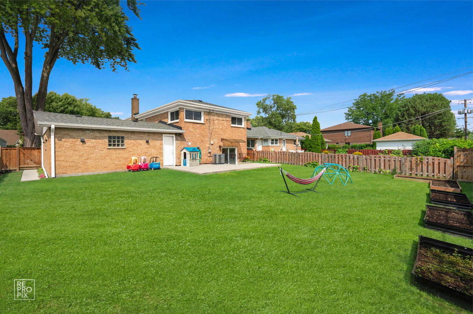 9833 Keystone Avenue, Skokie, IL 60076