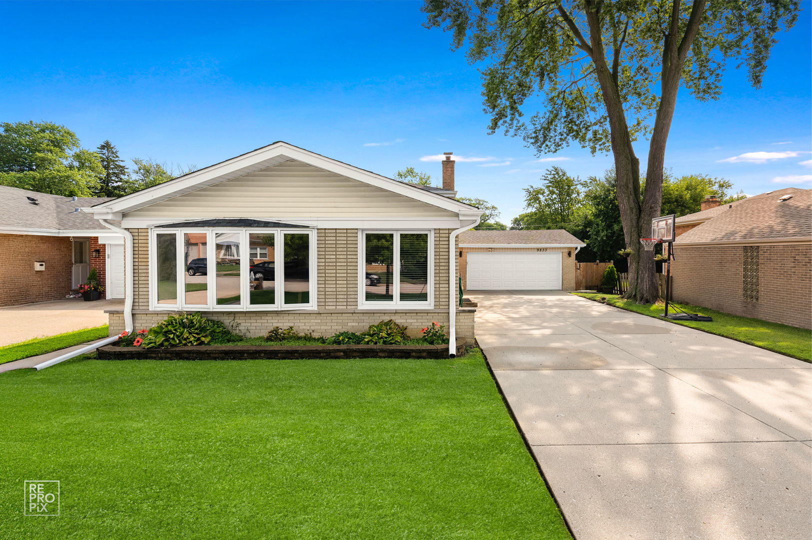 9833 Keystone Avenue, Skokie, IL 60076