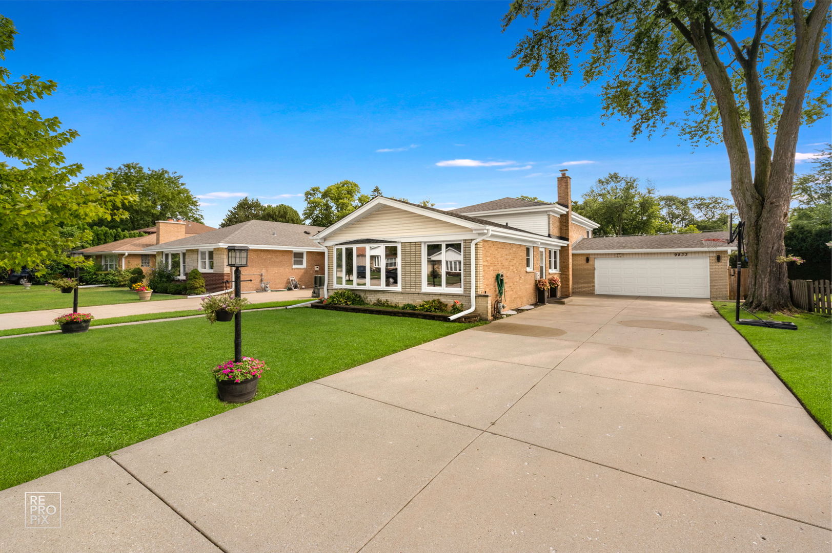 9833 Keystone Avenue, Skokie, IL 60076