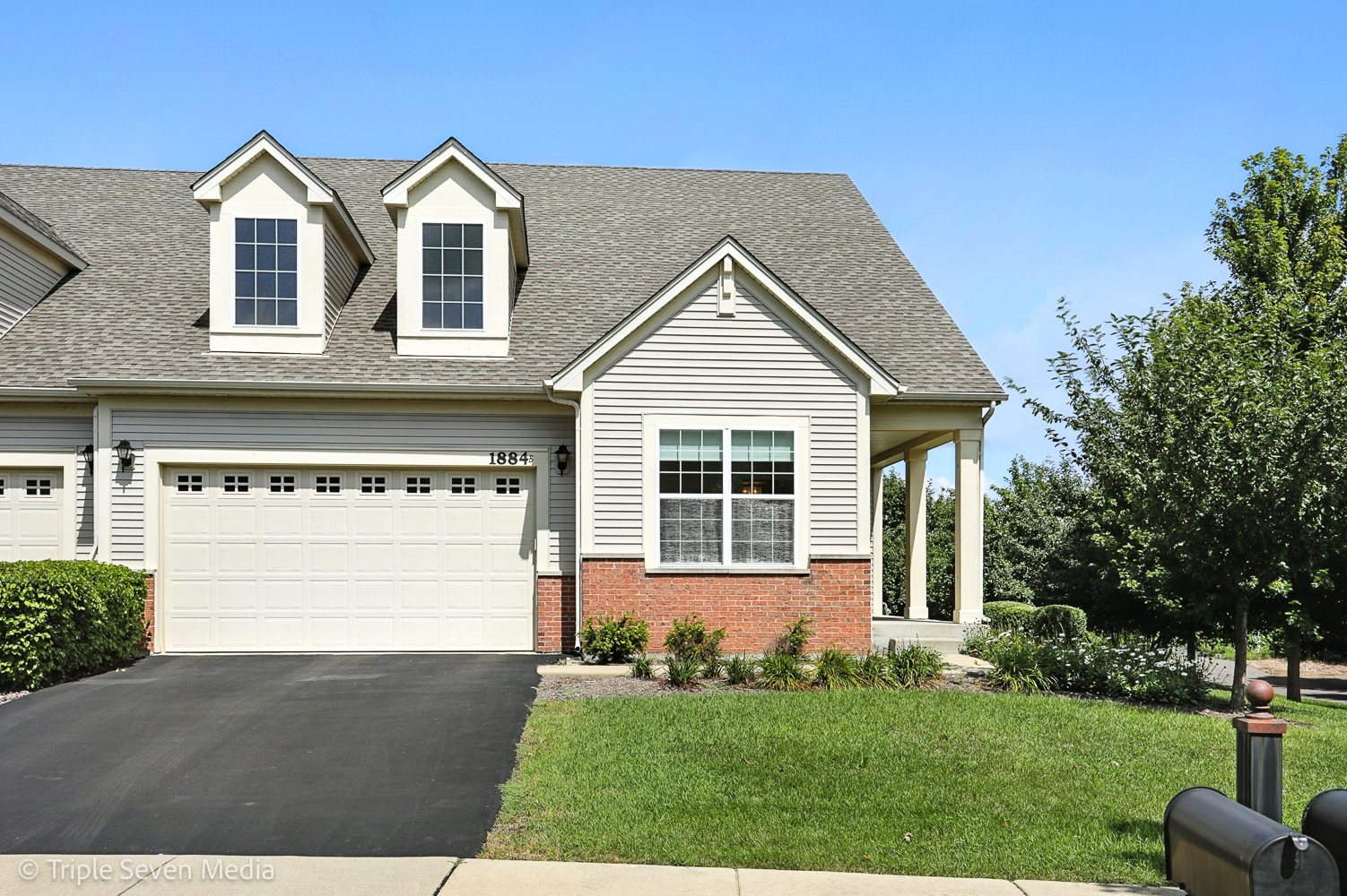 1884 Glenwood Circle #B, Sugar Grove, IL 60554