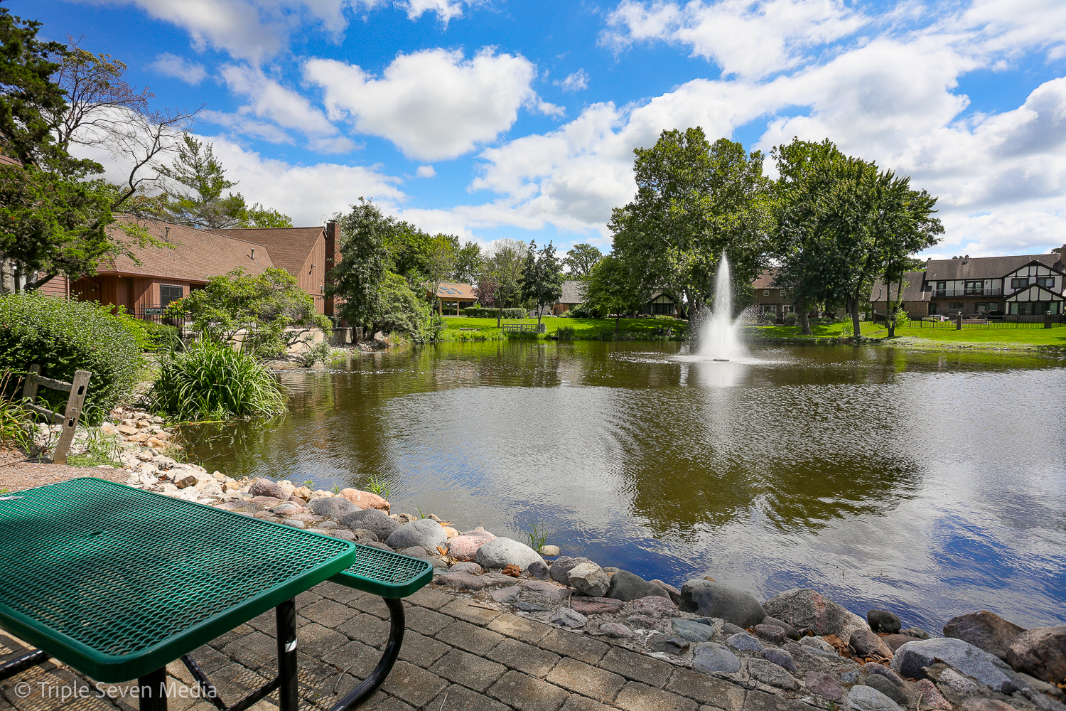 1884 Glenwood Circle #B, Sugar Grove, IL 60554
