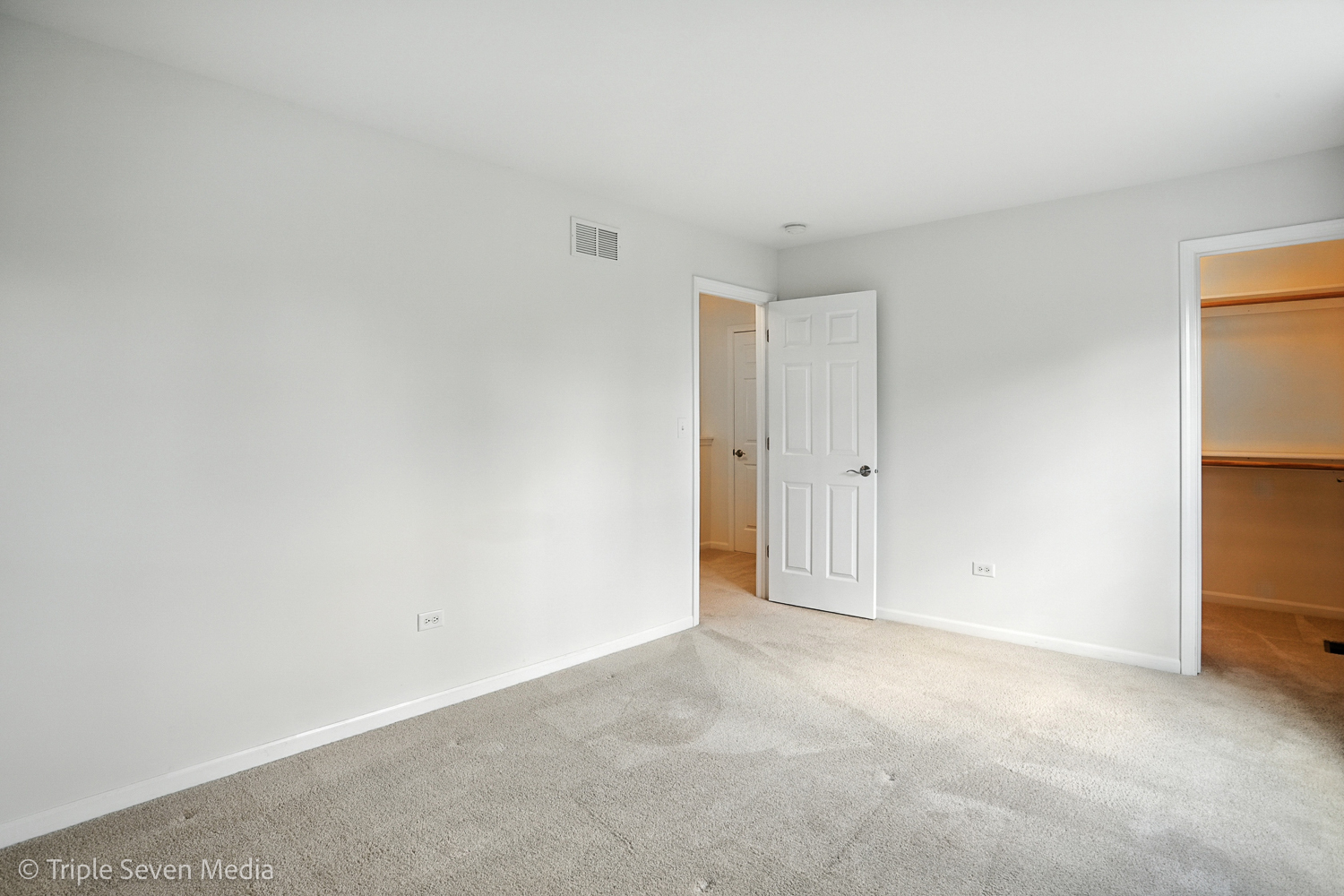 1884 Glenwood Circle #B, Sugar Grove, IL 60554