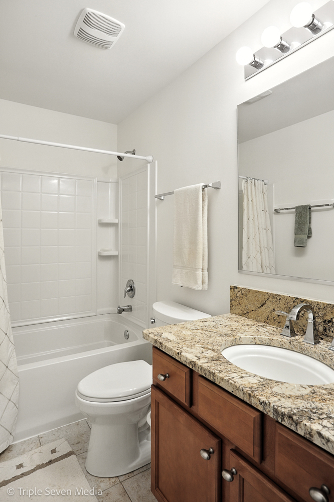1884 Glenwood Circle #B, Sugar Grove, IL 60554