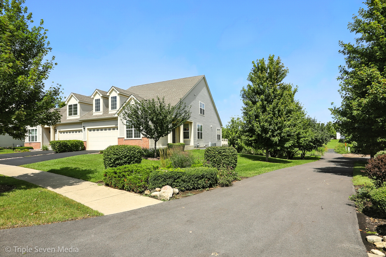 1884 Glenwood Circle #B, Sugar Grove, IL 60554