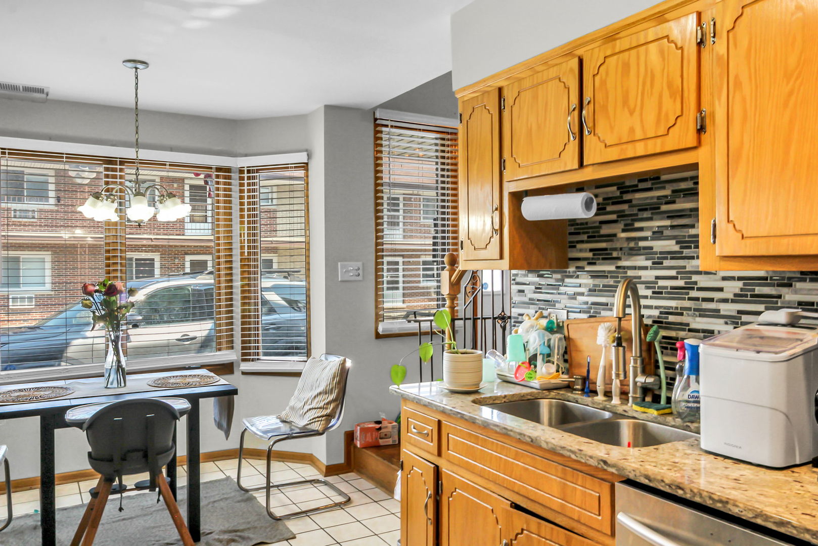 8546 W 95th Street, Hickory Hills, IL 60457