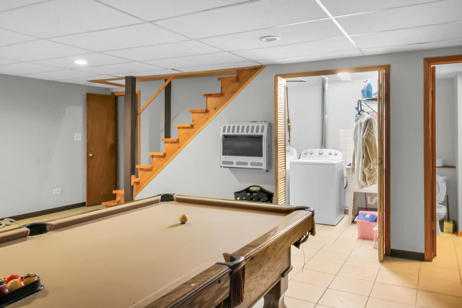 8546 W 95th Street, Hickory Hills, IL 60457