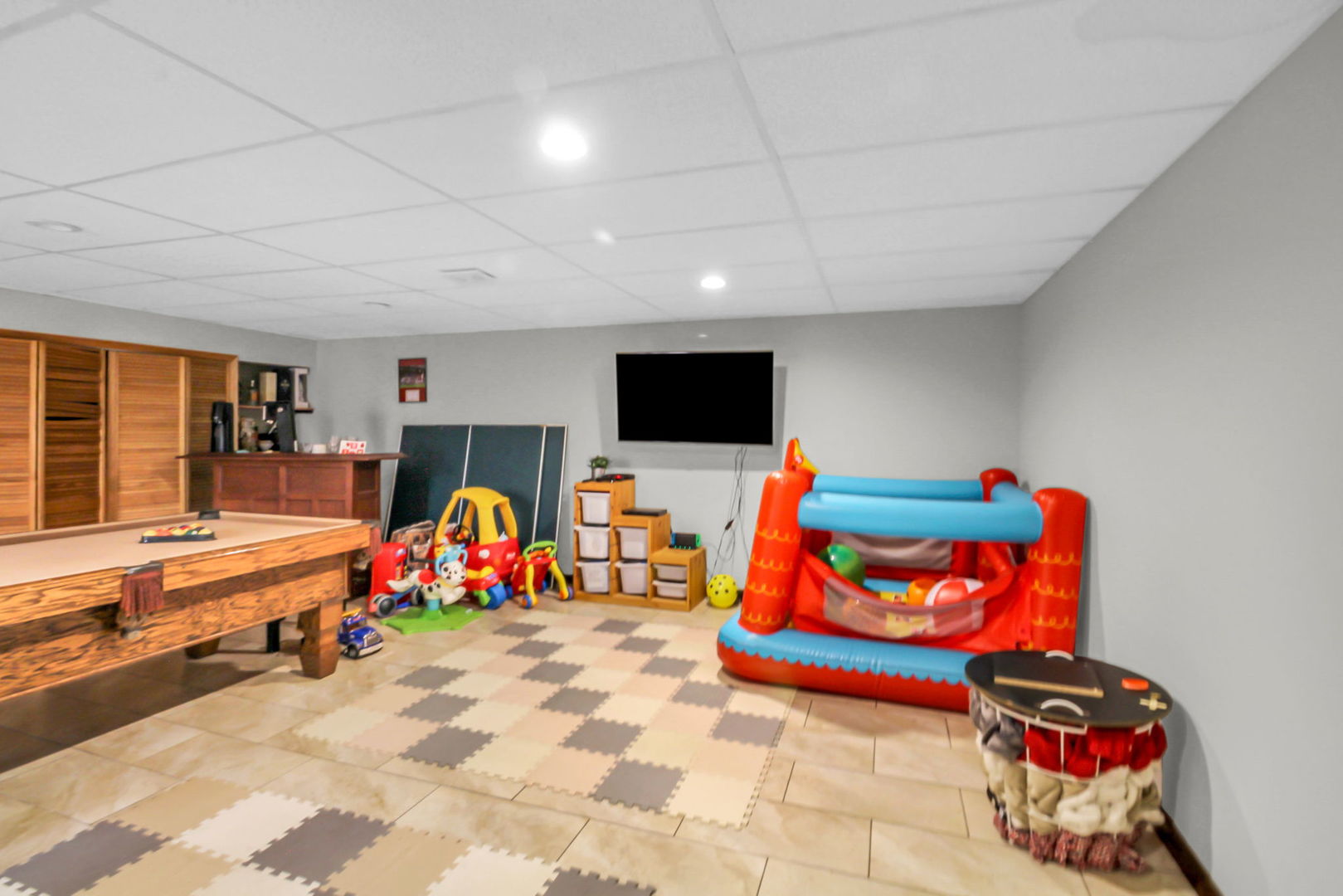 8546 W 95th Street, Hickory Hills, IL 60457