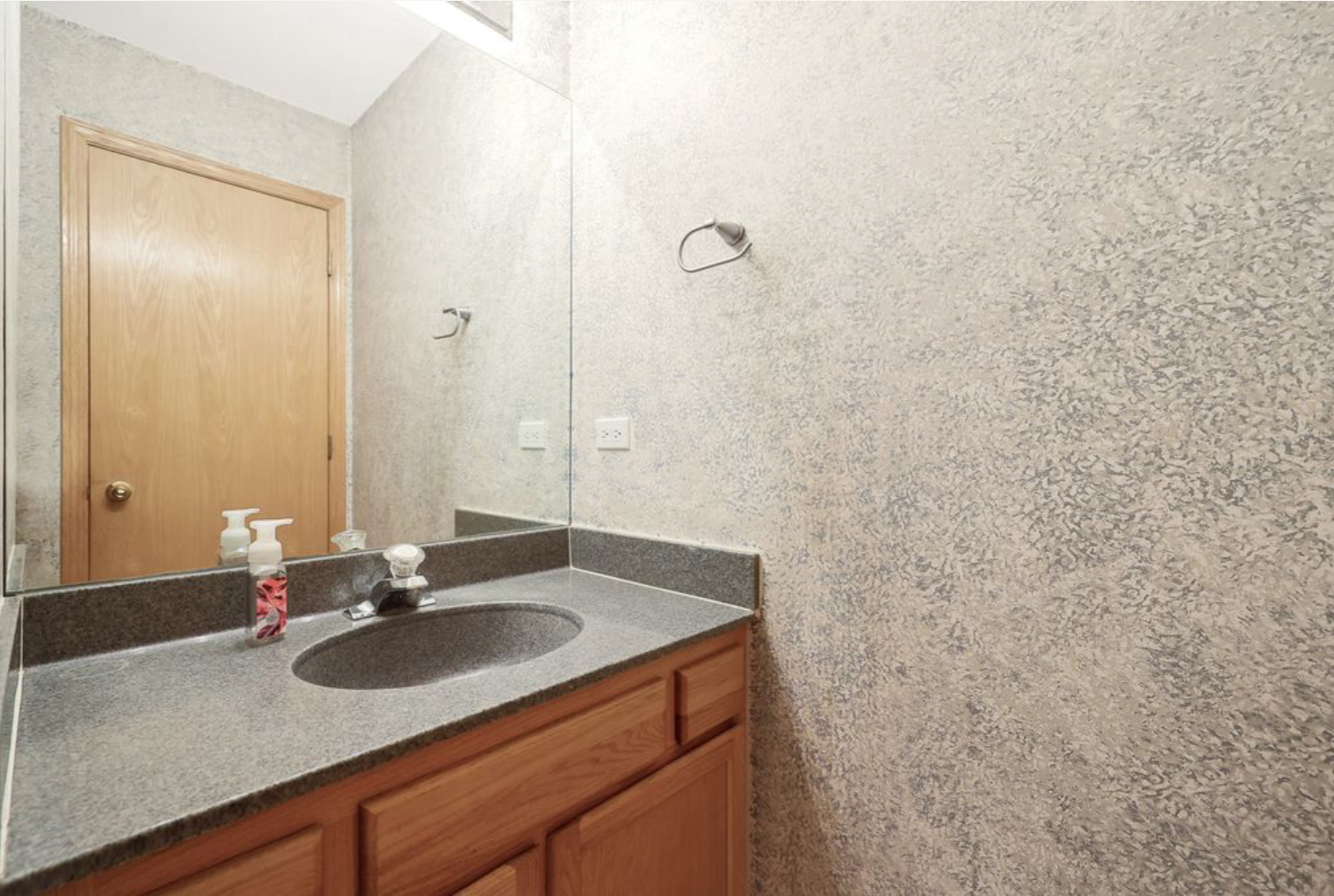 2031 Dawn Lane, Zion, IL 60099