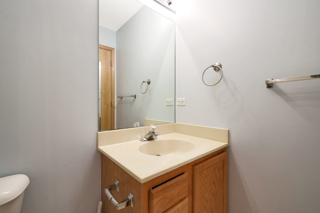2031 Dawn Lane, Zion, IL 60099