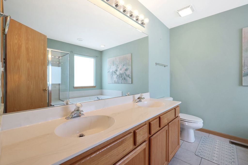 2031 Dawn Lane, Zion, IL 60099