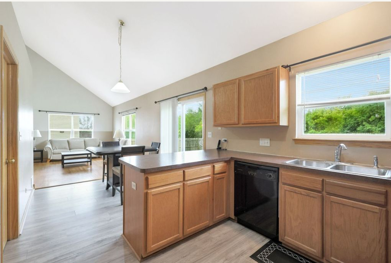 2031 Dawn Lane, Zion, IL 60099