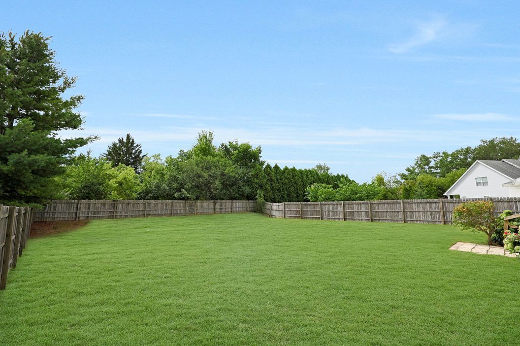 2031 Dawn Lane, Zion, IL 60099