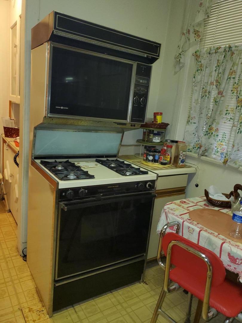 2234 E 70th Place #1, Chicago, IL 60649