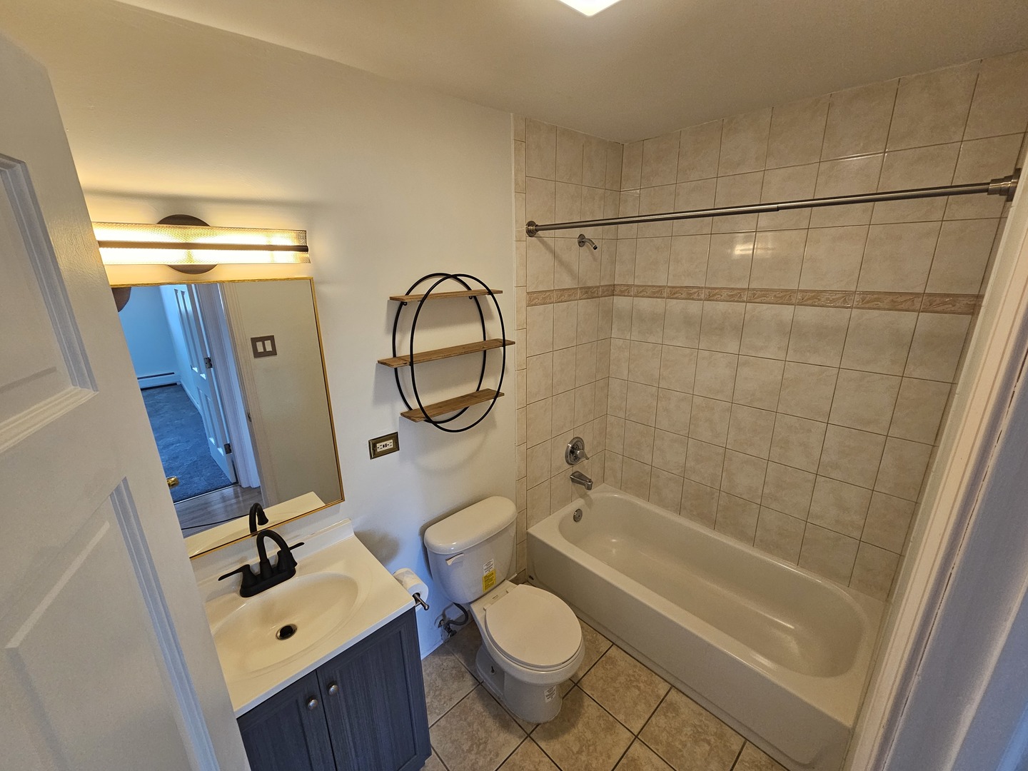 693 E FULLERTON Avenue #201, Glendale Heights, IL 60139
