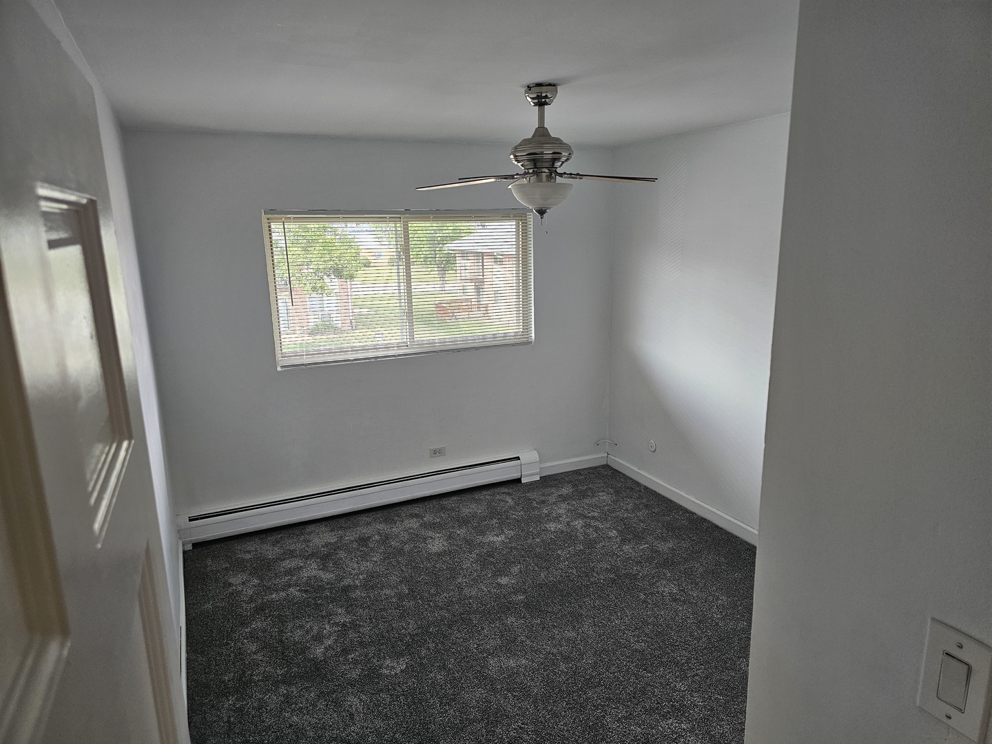 693 E FULLERTON Avenue #201, Glendale Heights, IL 60139