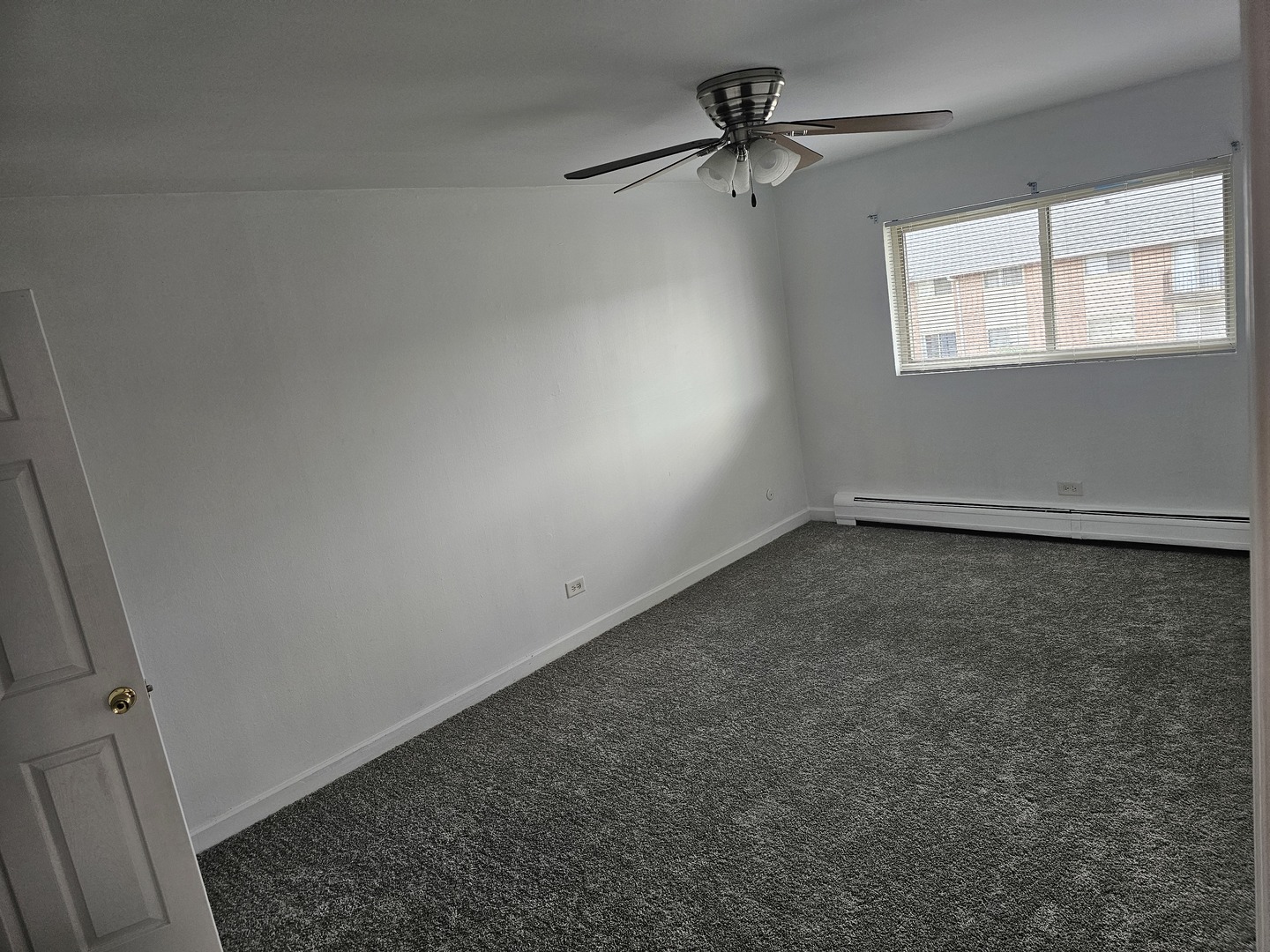 693 E FULLERTON Avenue #201, Glendale Heights, IL 60139
