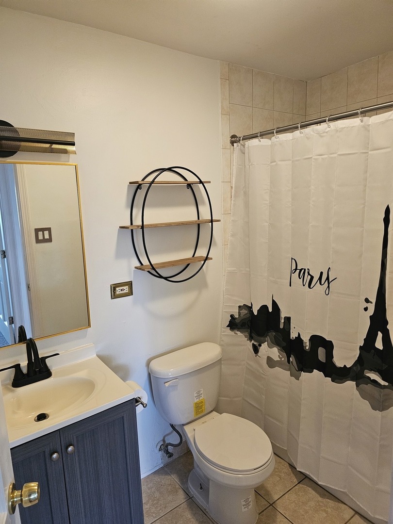 693 E FULLERTON Avenue #201, Glendale Heights, IL 60139
