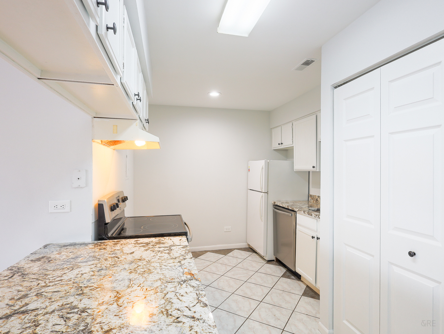 1417 E Wyndham Circle #103, Palatine, IL 60074