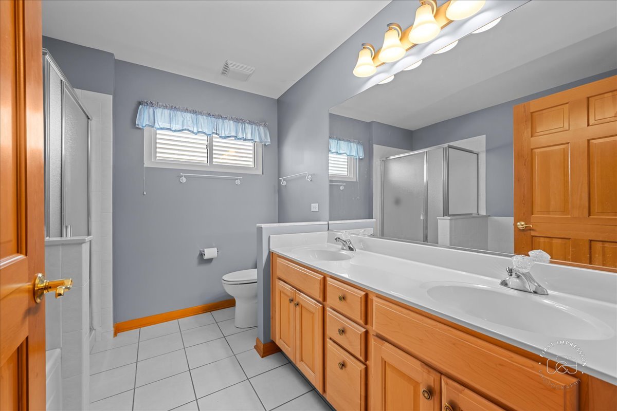 21600 W Larch Drive, Plainfield, IL 60544