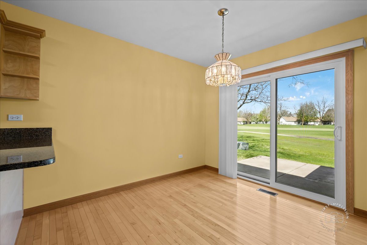 21600 W Larch Drive, Plainfield, IL 60544