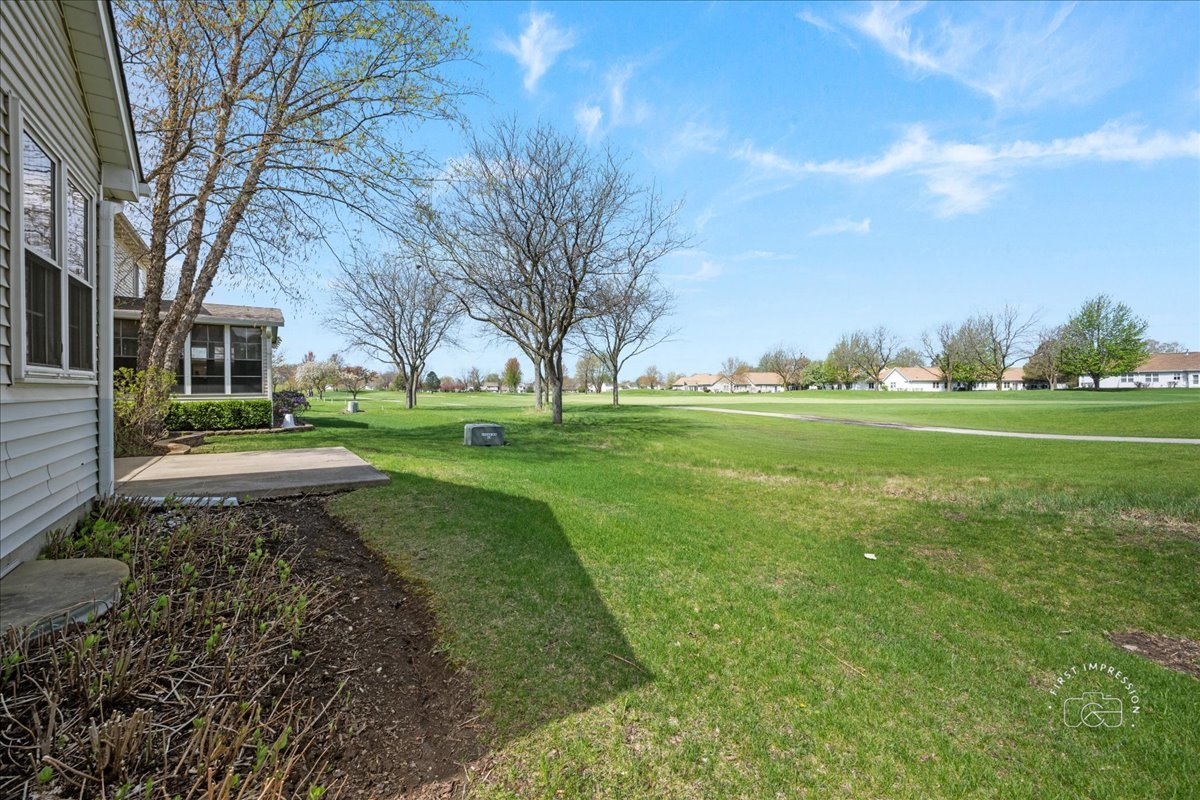 21600 W Larch Drive, Plainfield, IL 60544