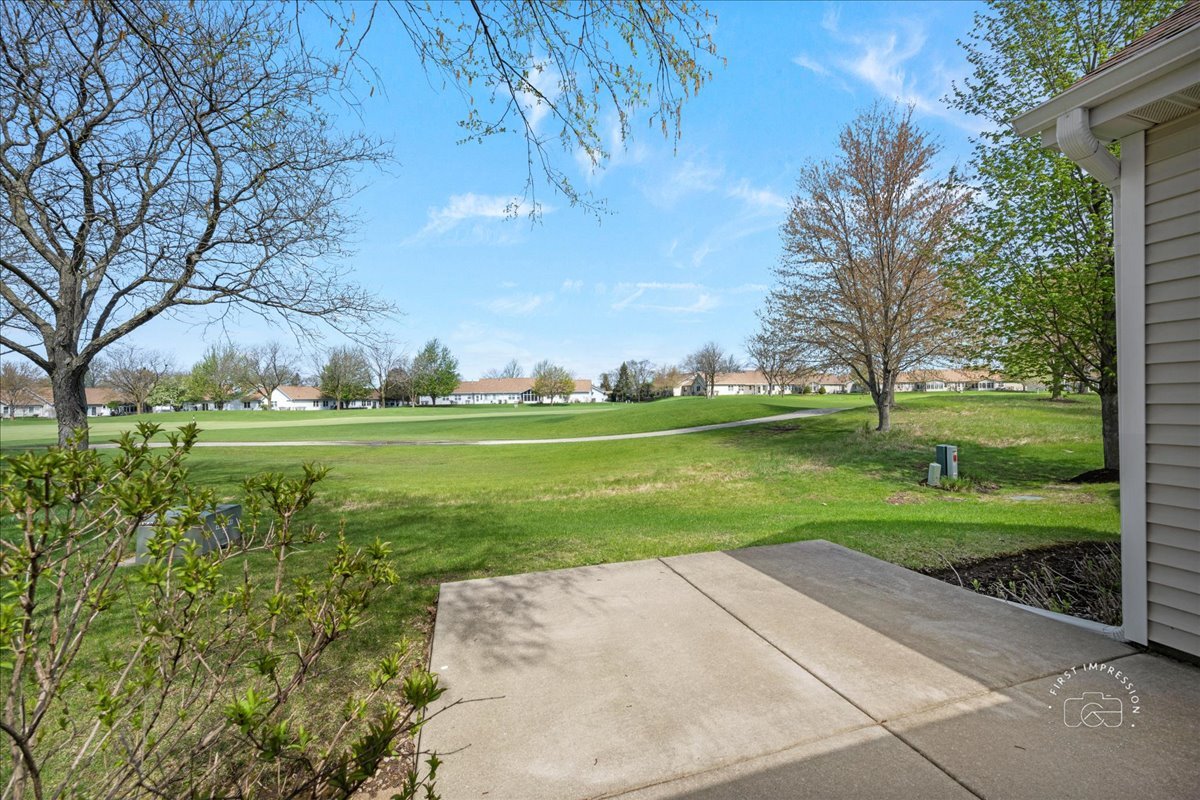 21600 W Larch Drive, Plainfield, IL 60544