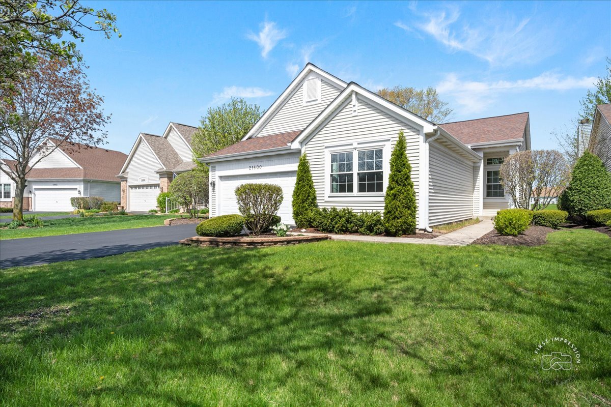 21600 W Larch Drive, Plainfield, IL 60544