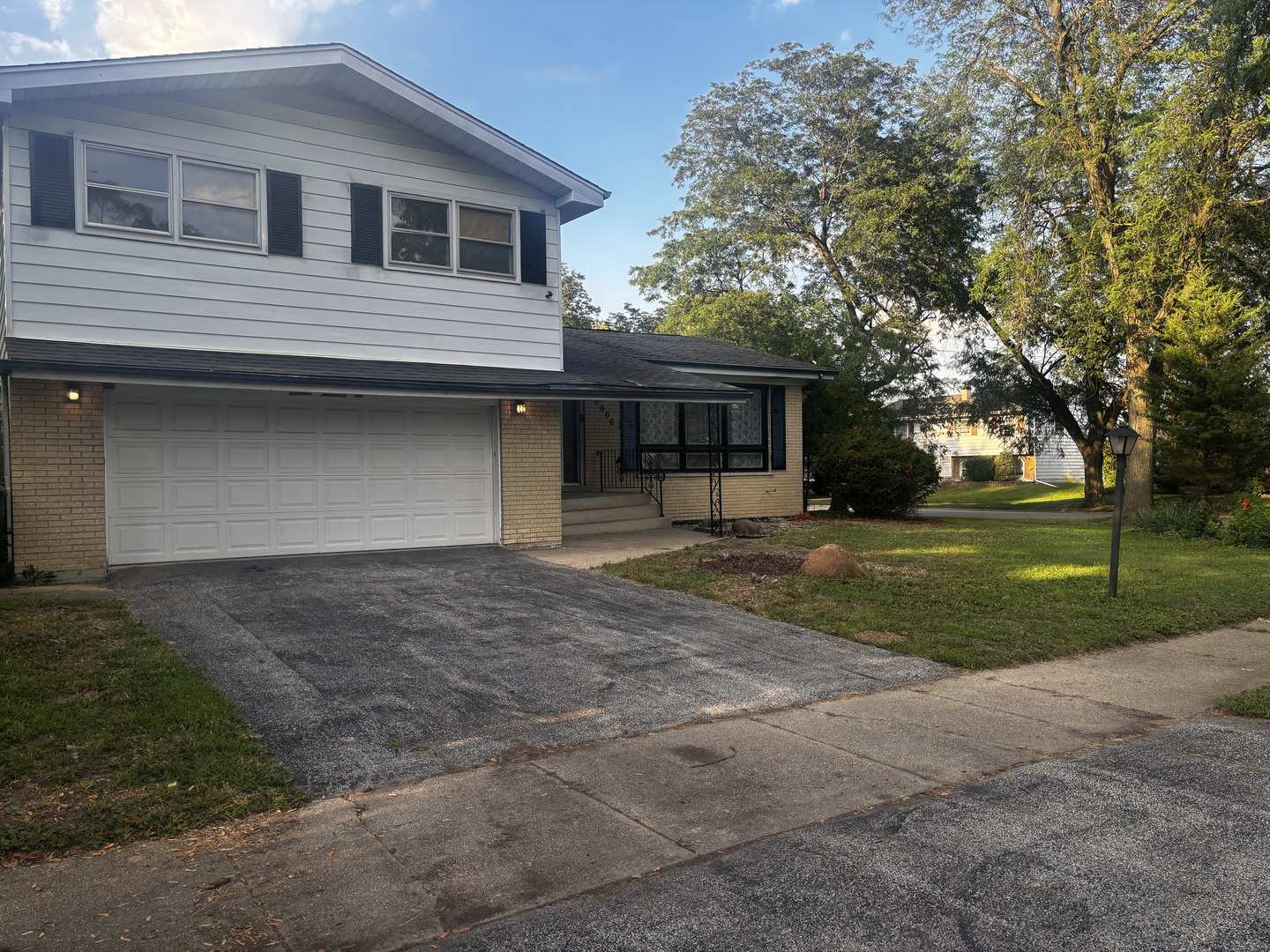 16006 Avalon Avenue, South Holland, IL 60473
