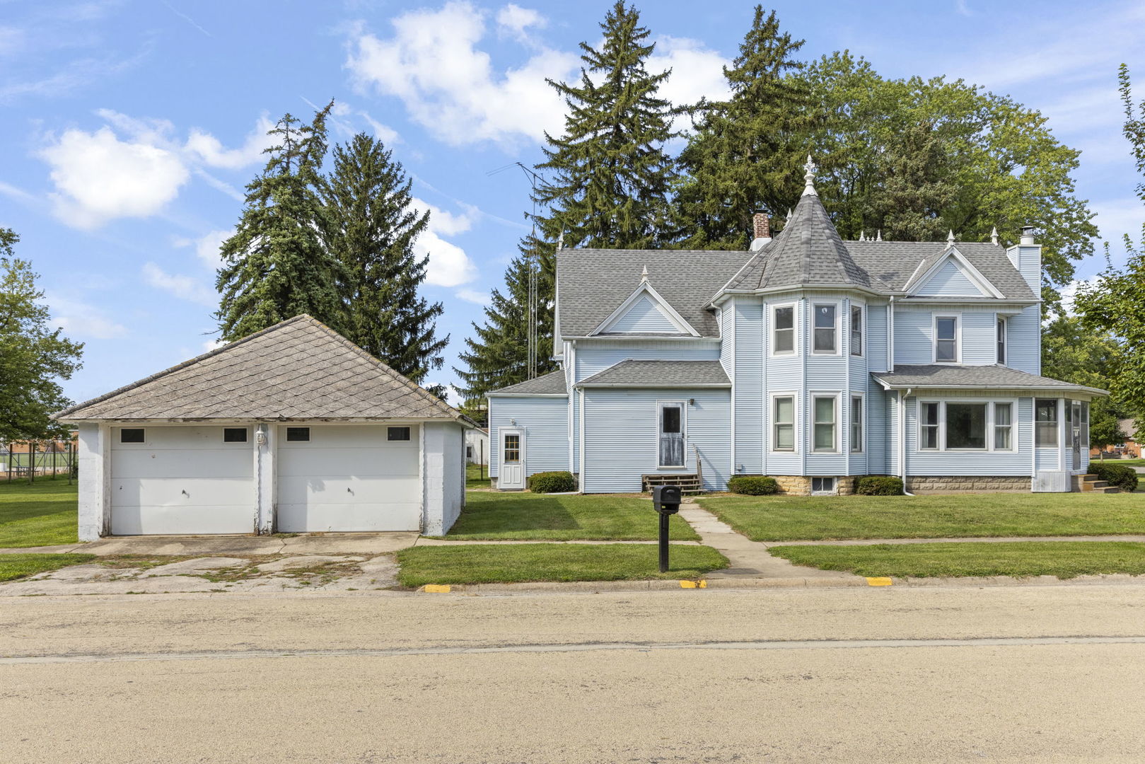 301 N Main Street, Herscher, IL 60941